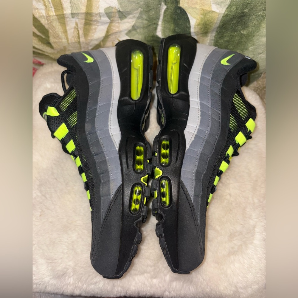 Nike Air Max 95 OG 2015 Neon 2015 *New without tags or box * - Picture 8 of 16